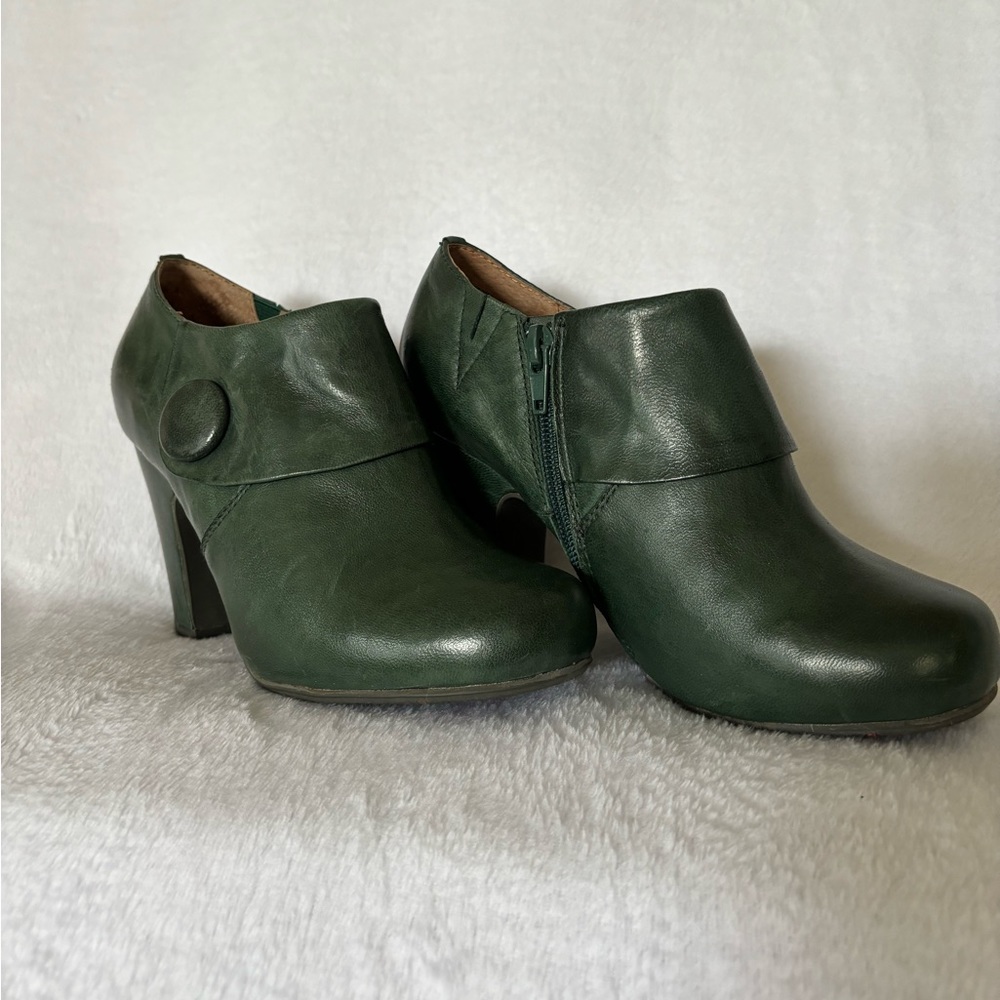Miz Mooz women’s shoes.